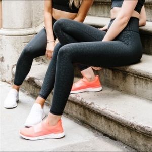 IVL Collective Legging Size 4, color: black chi chi (subtle cheeta)